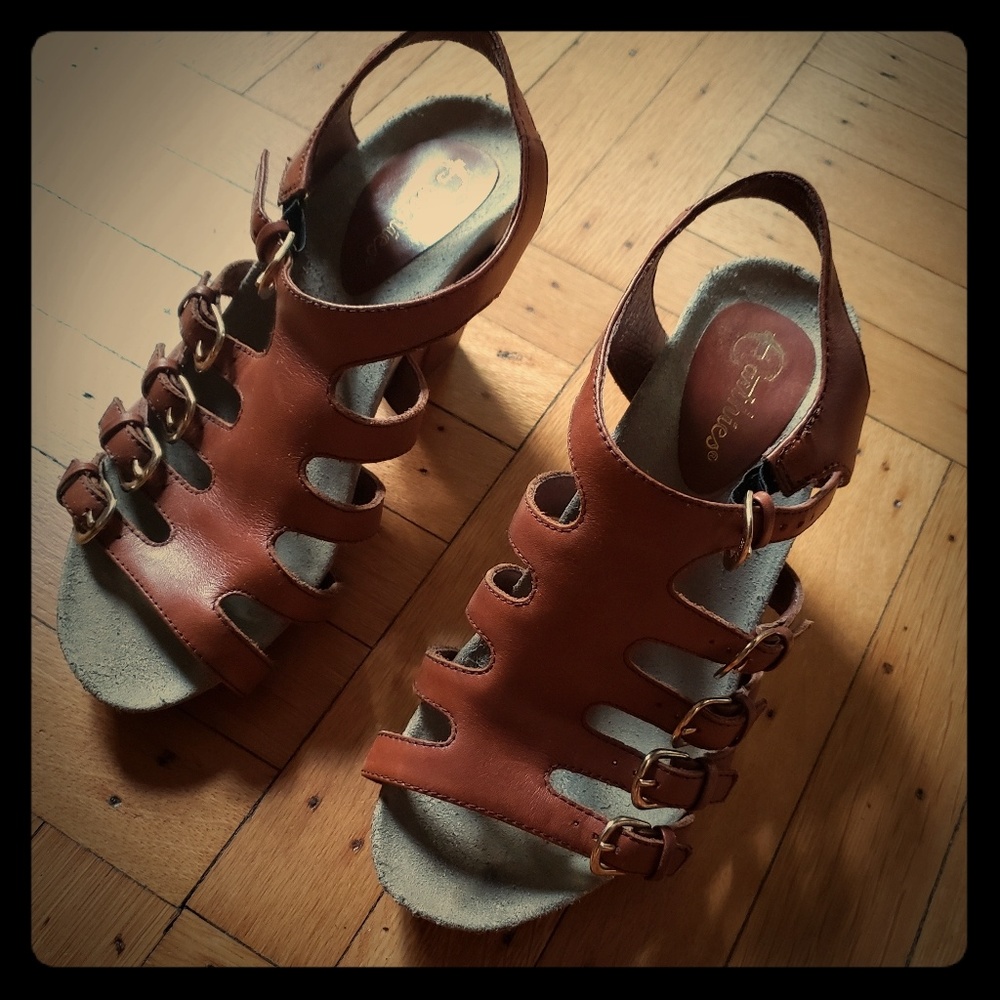 Earthies Larissa Sandal, size 8B (M)